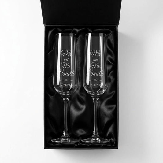 Personalized Champagne Flutes Set of 2, Engraved Wedding Glasses, Mr and Mrs Champagne Glasses, Custom Wedding Gift, Bride Groom Toast